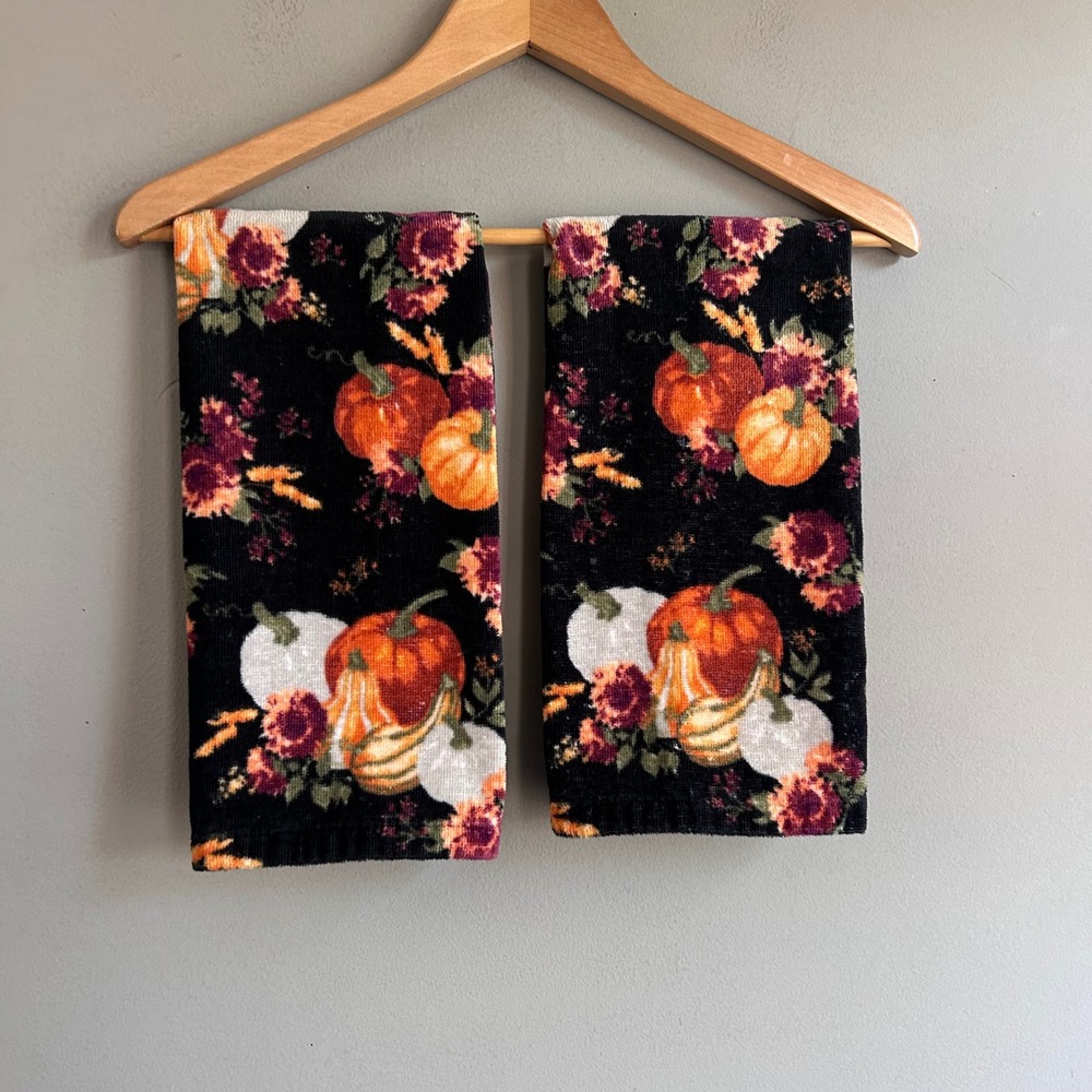 Cynthia Rowley Pumpkin Floral Hand Towels Set of 2 Black Autumn Harvest 27x16